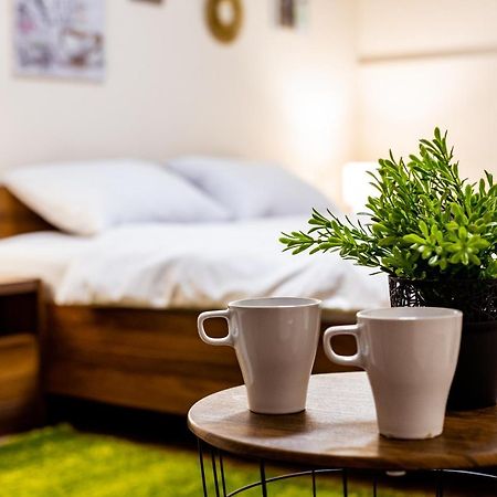 Romari Rynok Square 3 Apartman Lviv Kültér fotó