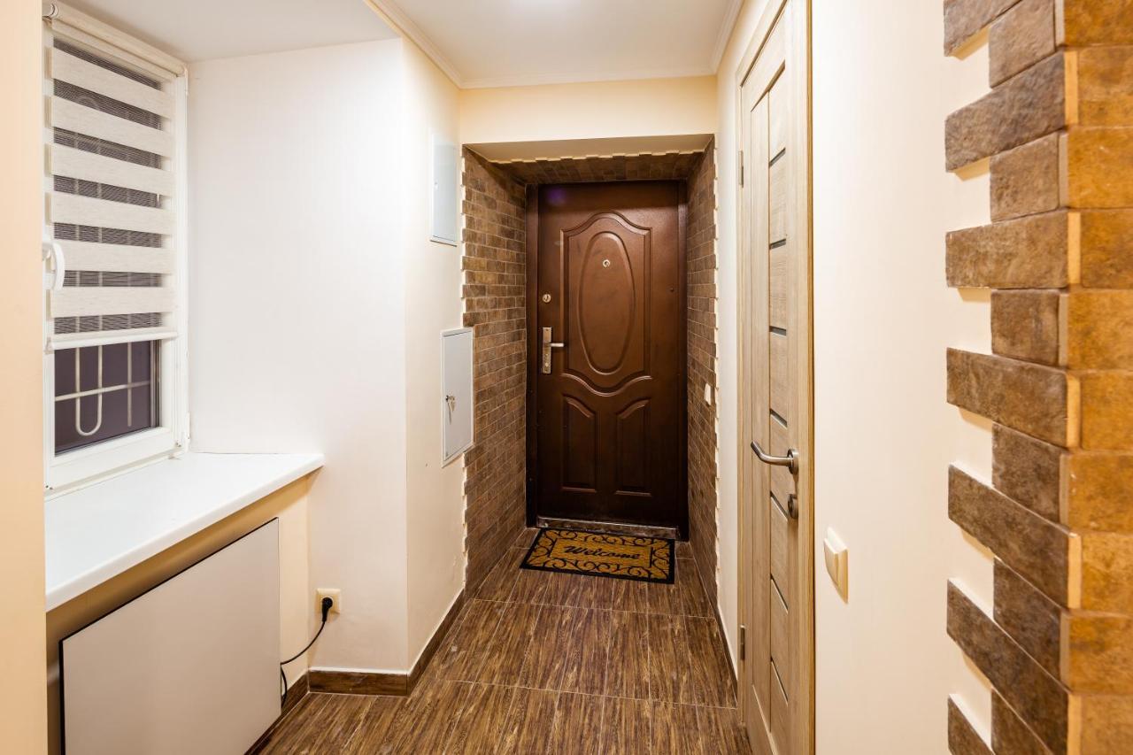 Romari Rynok Square 3 Apartman Lviv Kültér fotó
