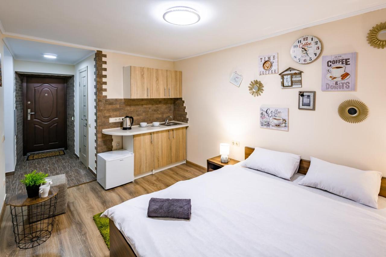 Romari Rynok Square 3 Apartman Lviv Kültér fotó