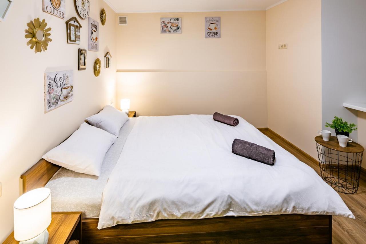 Romari Rynok Square 3 Apartman Lviv Kültér fotó