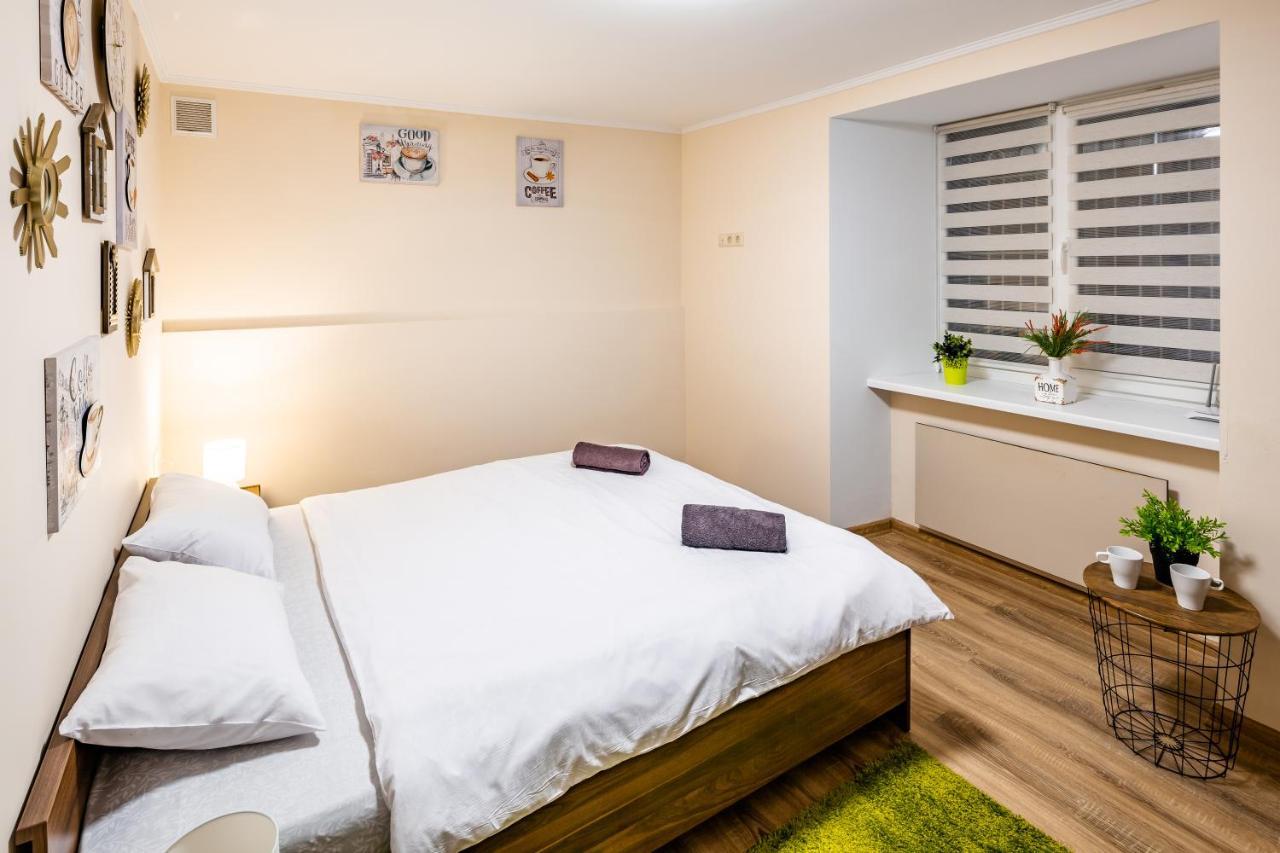 Romari Rynok Square 3 Apartman Lviv Kültér fotó
