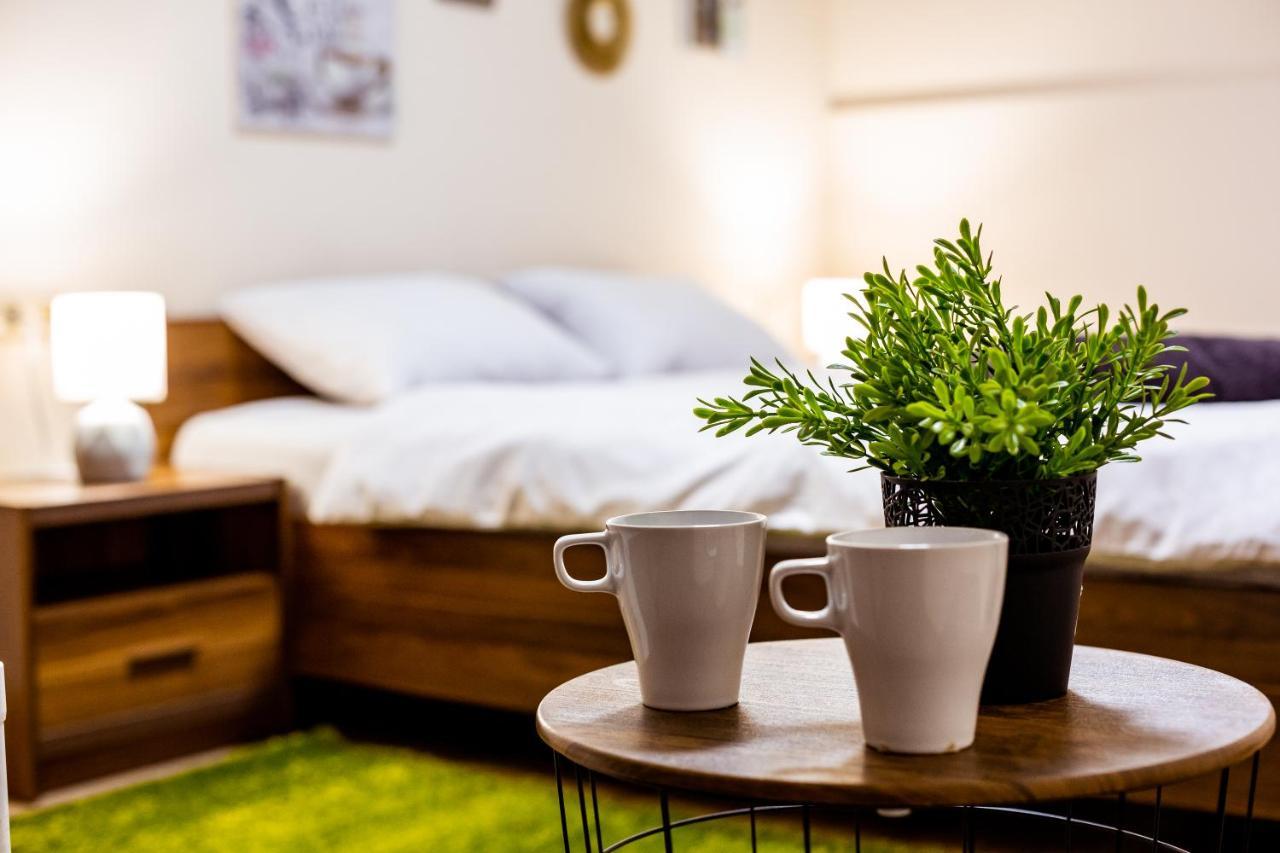 Romari Rynok Square 3 Apartman Lviv Kültér fotó