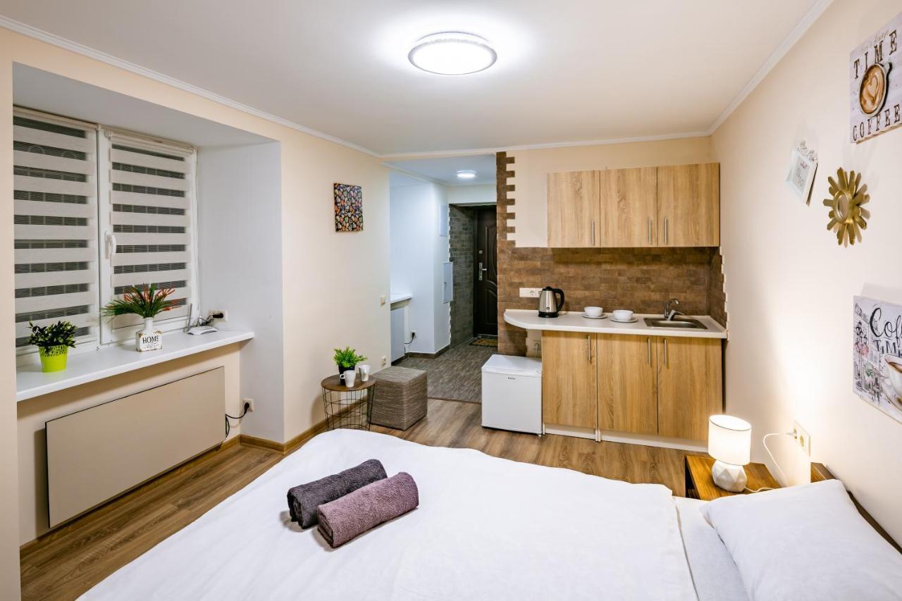 Romari Rynok Square 3 Apartman Lviv Kültér fotó