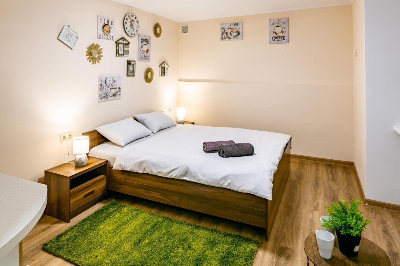 Romari Rynok Square 3 Apartman Lviv Kültér fotó